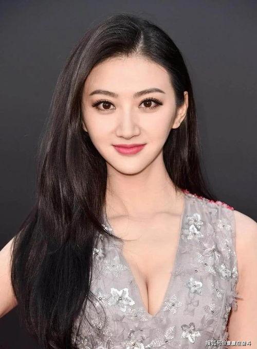 杨幂和柳岩的爆料视频是真的吗,杨幂柳岩爆料视频真实性揭秘 第1张 杨幂和柳岩的爆料视频是真的吗,杨幂柳岩爆料视频真实性揭秘 第1张