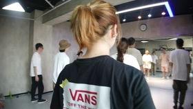 美女被直播间爆料视频网站,美女隐私视频在视频网站流传引发热议